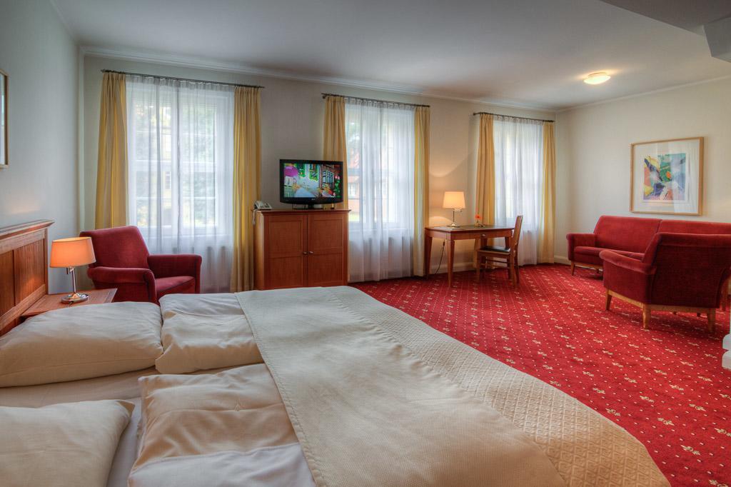 Hotel Vierseithof Лукенвальде Екстер'єр фото